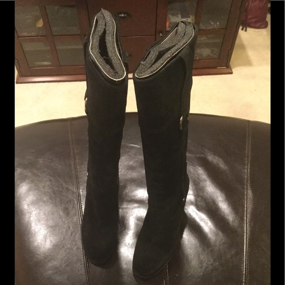 👋 GUESS BOOTS 👢